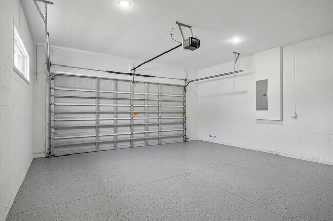 Building Photo - 31 Louvet Ln