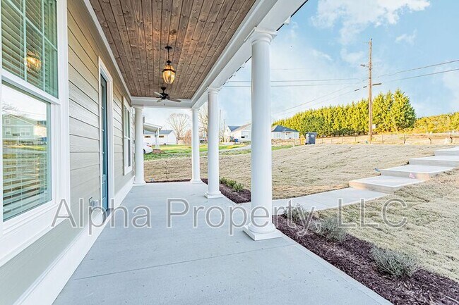 Building Photo - 12 Magnolia Dr