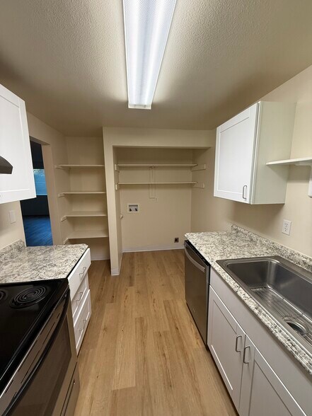 Pantry/Laundry - 6293 SW Valley Ave