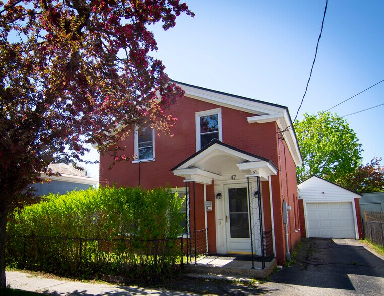 Building Photo - 47 Pitkin St