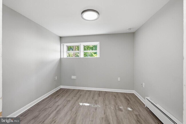 Building Photo - 624 Poplar St