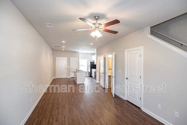 Building Photo - 1204 Joiner Cir