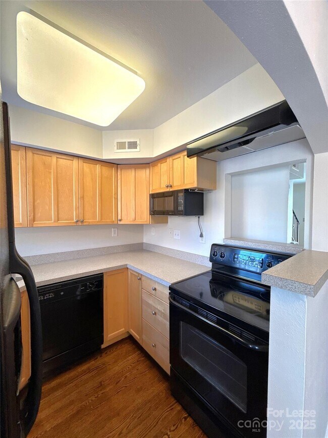 Building Photo - 4329 Hathaway St