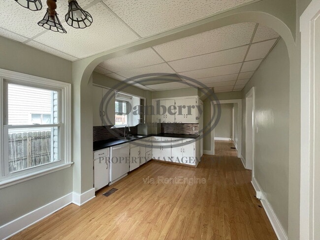 Building Photo - 931 Tiffin Ave
