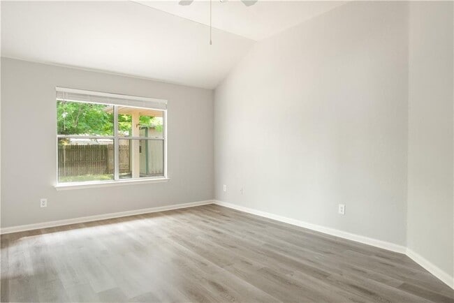 Building Photo - 1517 Hollyhock Ct