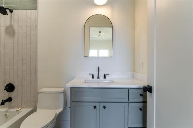 Building Photo - 3761 Seguin Dr