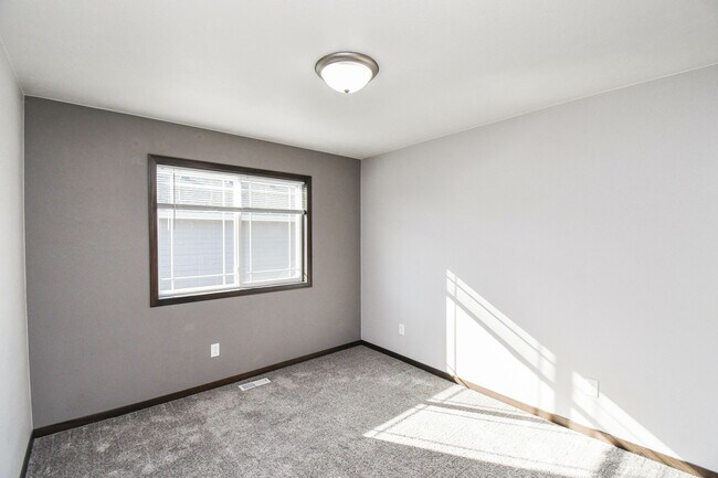 Building Photo - 3616 S Outfield Cir