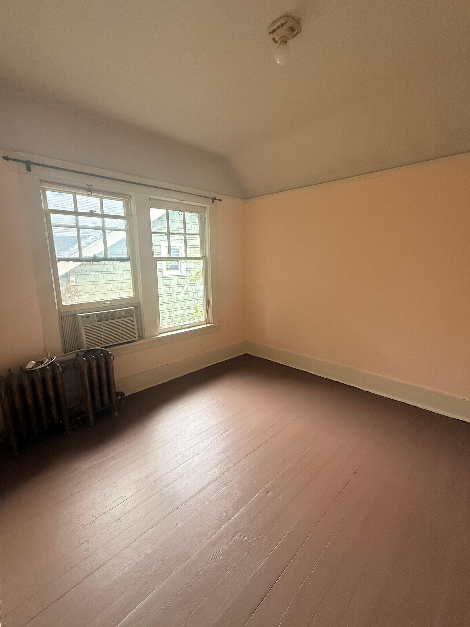 Building Photo - 1514 11th Ave W
