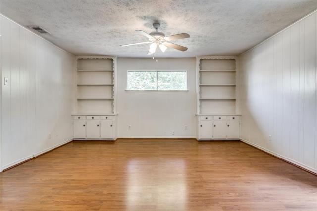 Building Photo - 3 bedroom in Dallas TX 75218