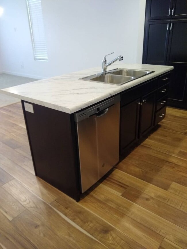 Building Photo - Pet Friendly Gorgeous Row End Townhome w 2 car attached garage!