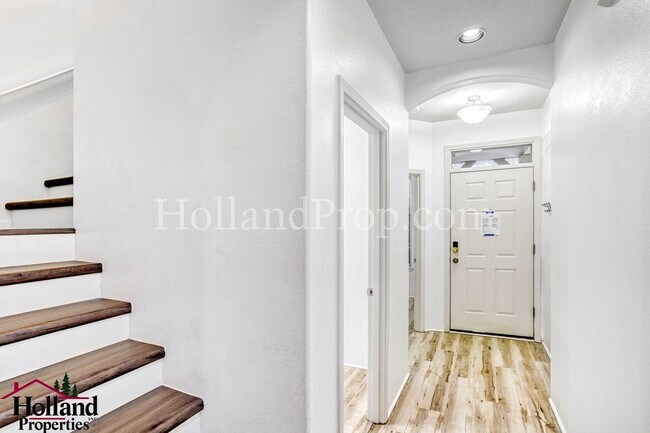 Building Photo - Impressive 4 bedroom home in Hillsboro