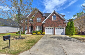 Building Photo - Beautiful 5-Bedroom Home in Fort Mill
