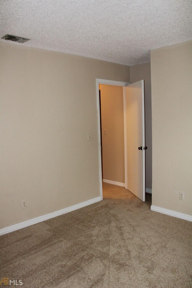 Building Photo - 207 Admirals Walk