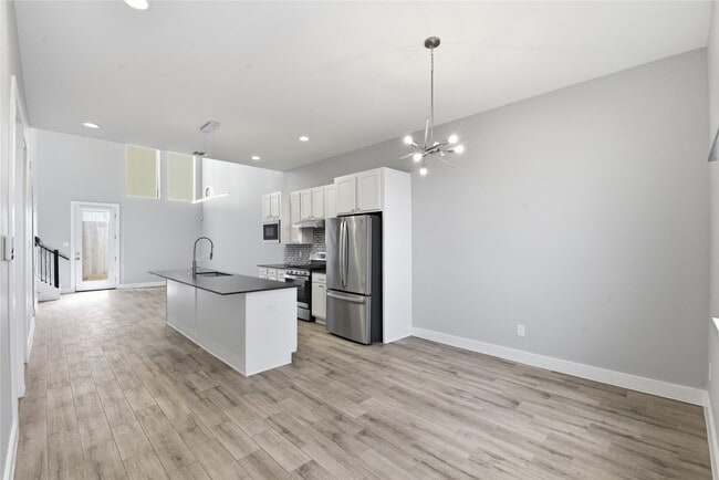 Building Photo - 1709 Cedrocanna Ln