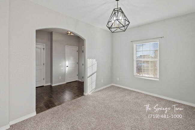 Building Photo - STUNNING 4BD HOME w/ NO ELECTRIC BILL! - Security Deposit Waiver Available