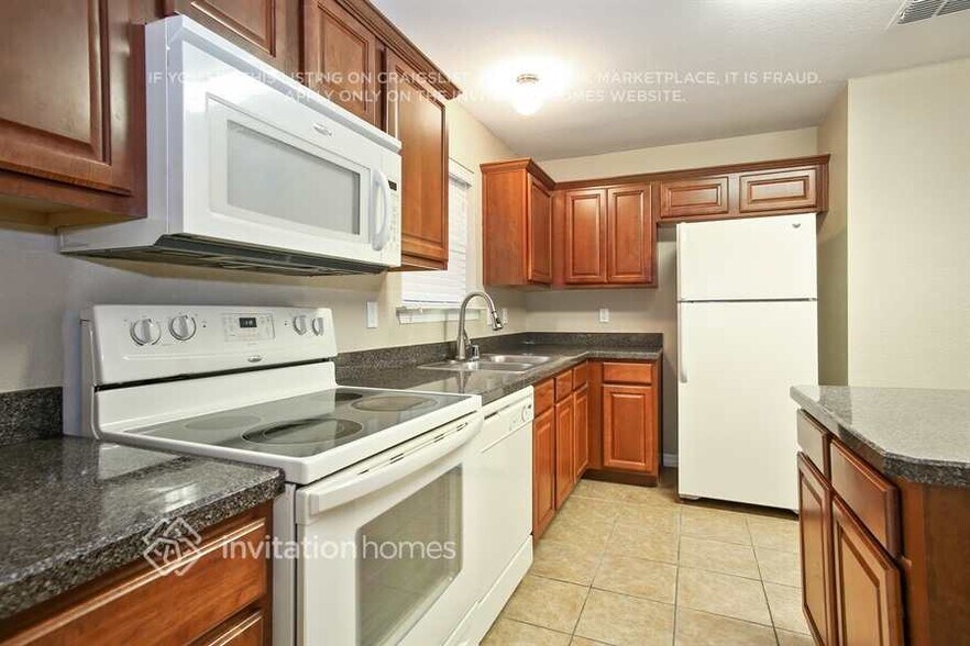 Building Photo - 2206 Brandy Dr