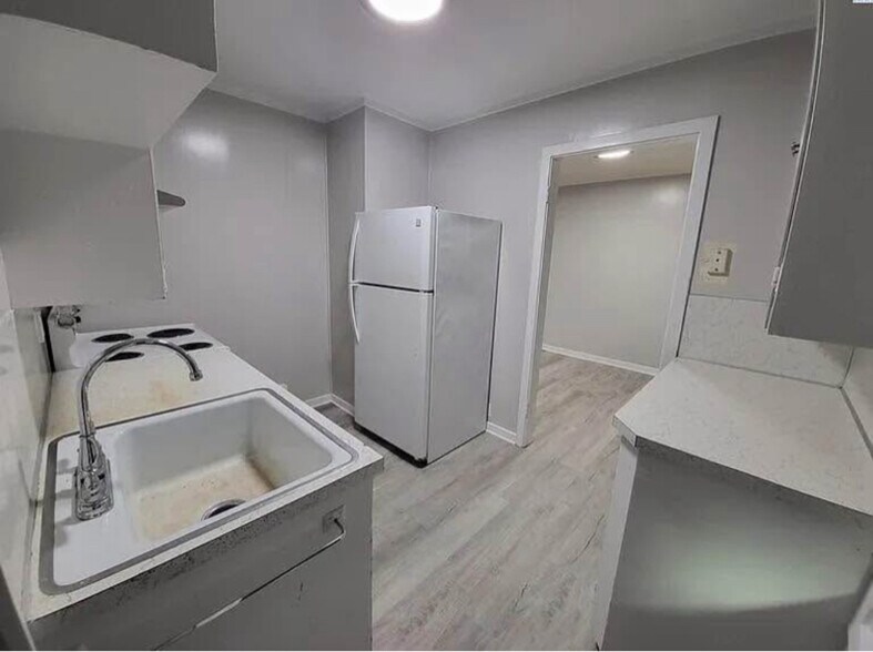 Building Photo - 400 Barth Ave