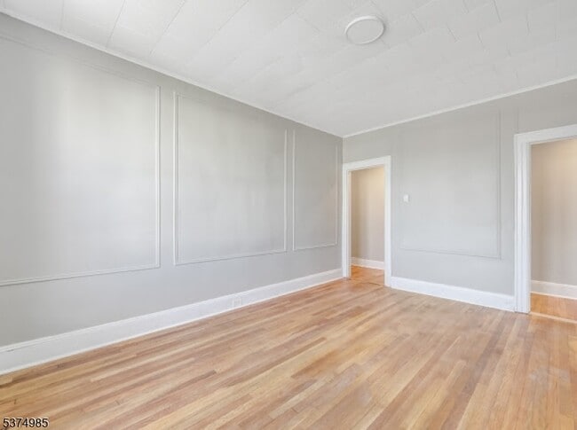 Building Photo - 102 Genessee Ave