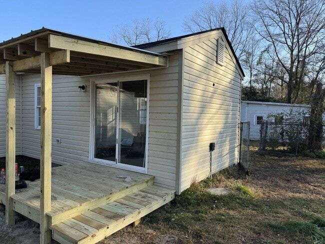 Building Photo - 115 Kenneth Blvd