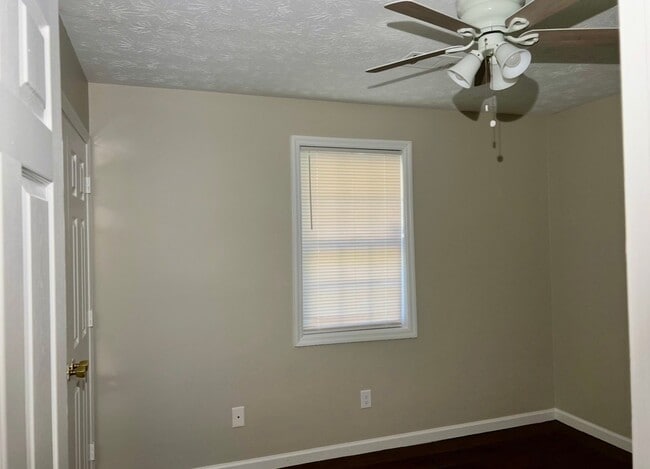 Building Photo - 2144 Hunter Ct