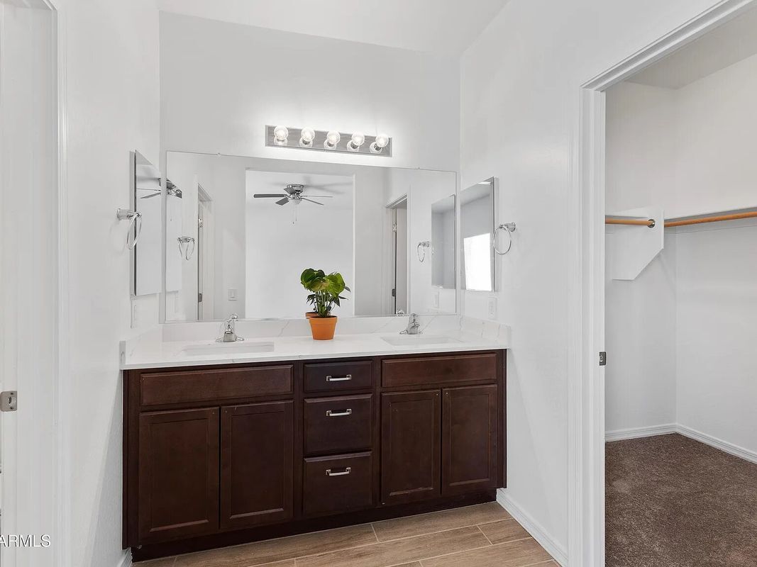 Building Photo - 15636 N 29th St