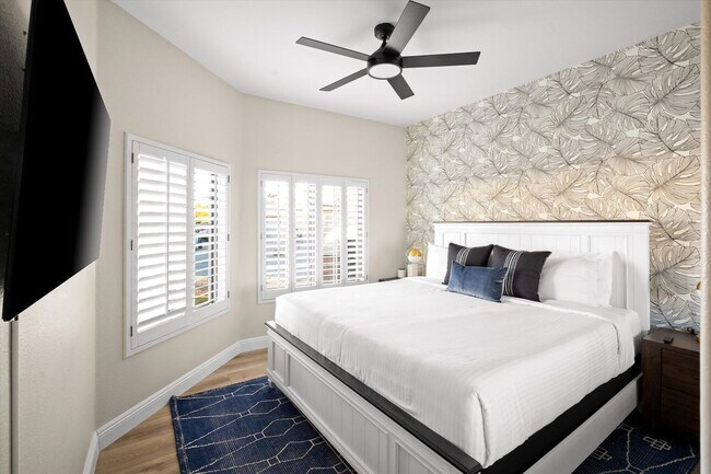 Building Photo - 5604 E Beverly Ln