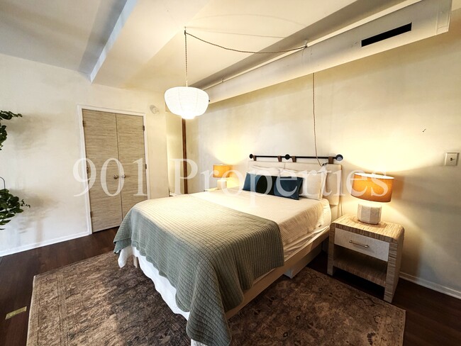 Building Photo - 66 S Front St