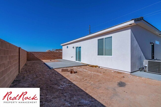 Building Photo - Single-Level Home in Hurricane With an Attached Casita!