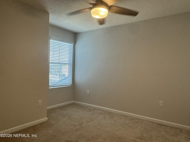 Building Photo - 3992 Vlg Vw Ln