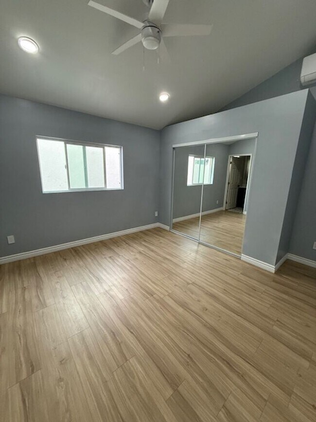 Building Photo - 1616 E Harding St