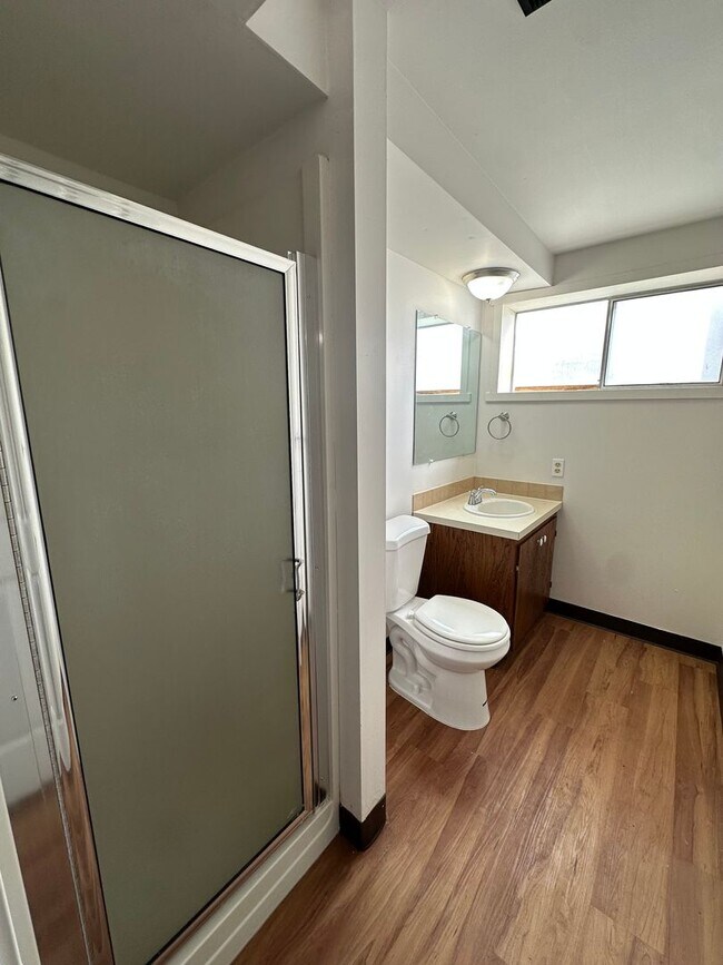 Building Photo - Gorgeous 4 Bedroom 2 Bathroom House!!!! #1101