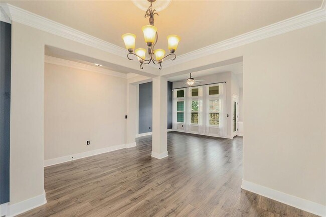 Building Photo - 11108 Railway Ln