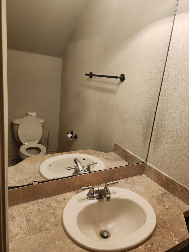 Building Photo - 10706 International Blvd