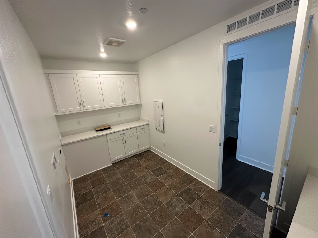 Building Photo - 24392 Calle La Roca