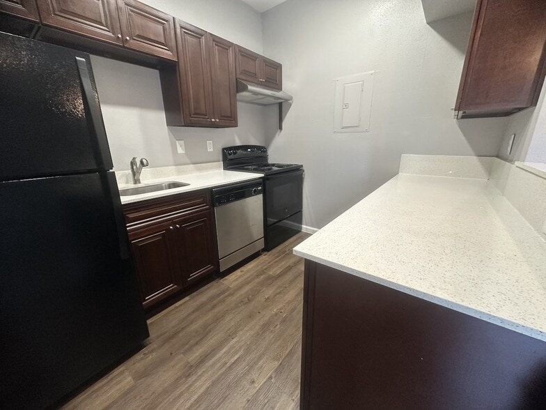 Building Photo - 8800 Westplace Dr