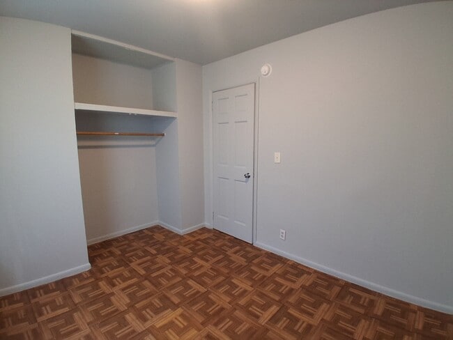 Building Photo - 1009 Glenwood-