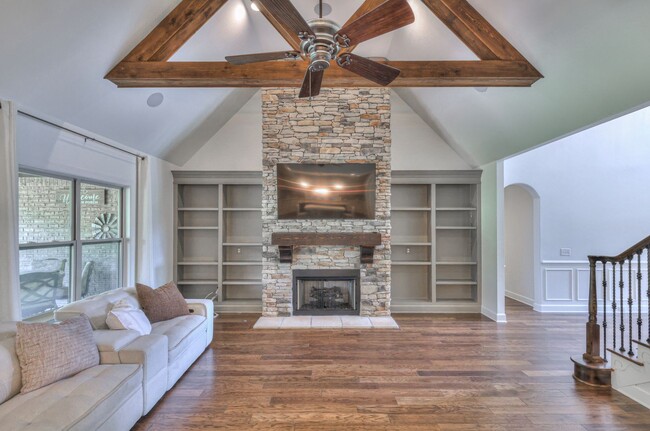 Building Photo - 9141 Holstein Dr