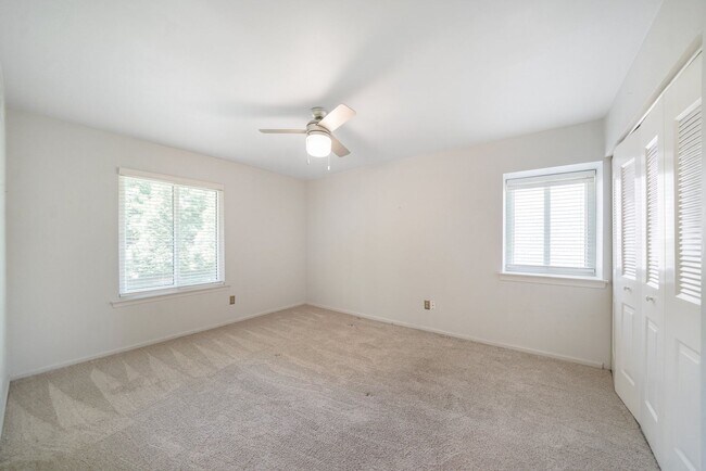 Building Photo - 3 Bed 2.5 Bath Townhome in Chesterbrook