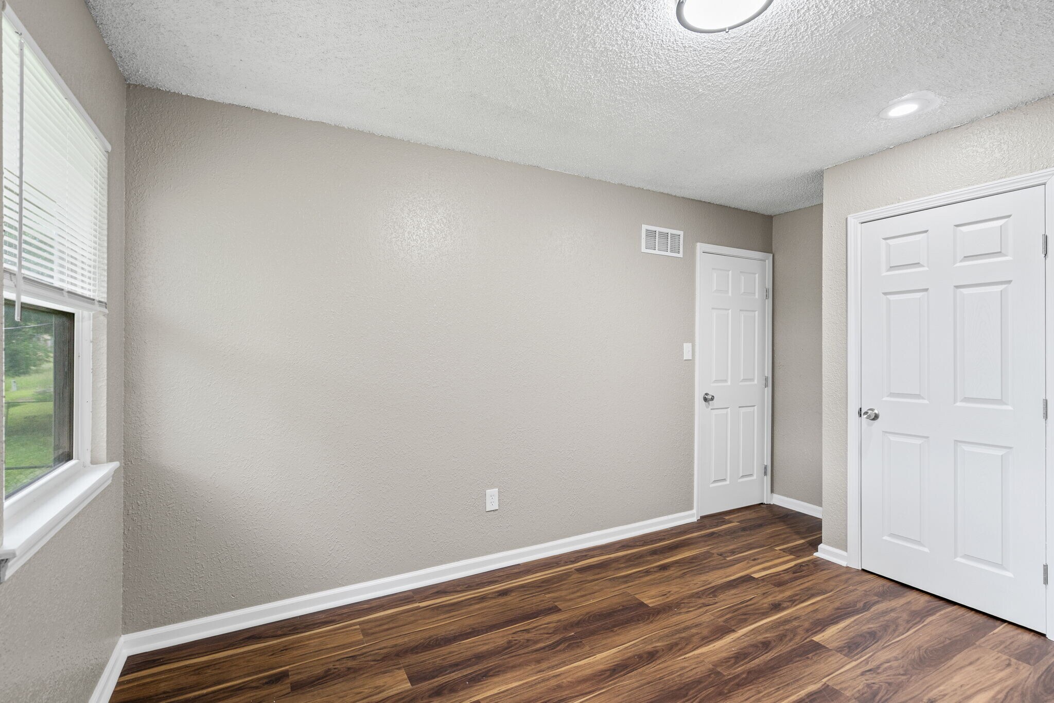 Building Photo - 2826 S 55th St