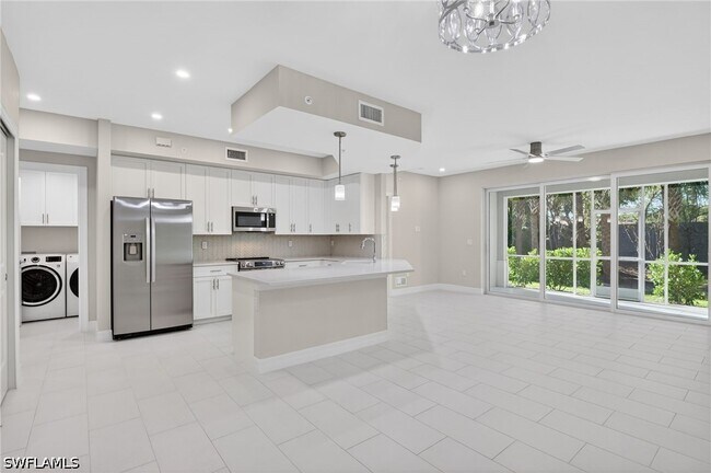 Building Photo - 286 Indies Dr E