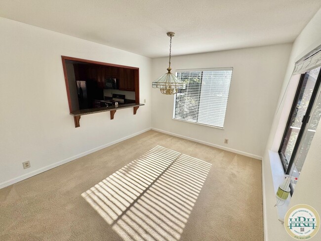 Building Photo - Charming 3-Bedroom, 2.5-Bathroom Condo in Novato