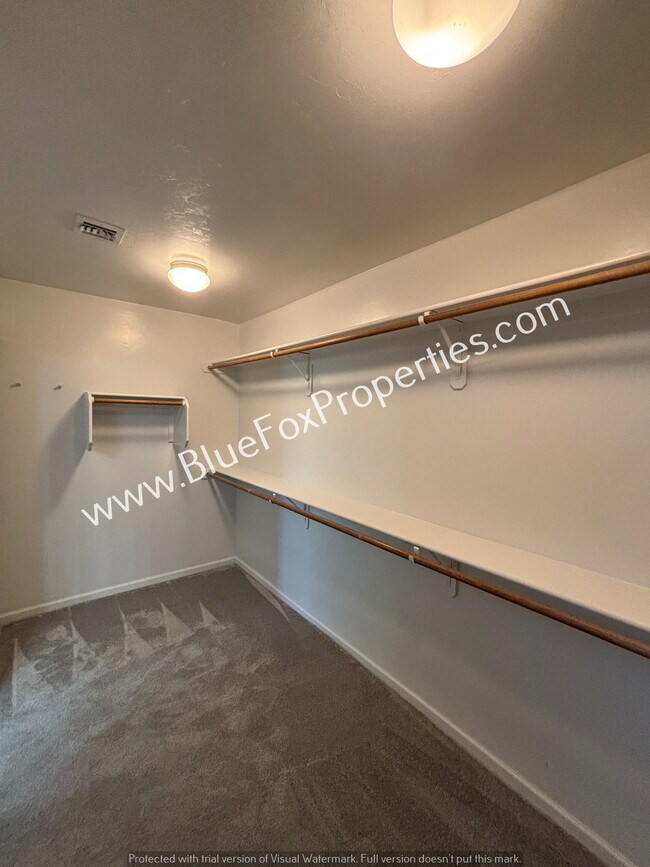 Building Photo - 8918 N Misty Brook Dr