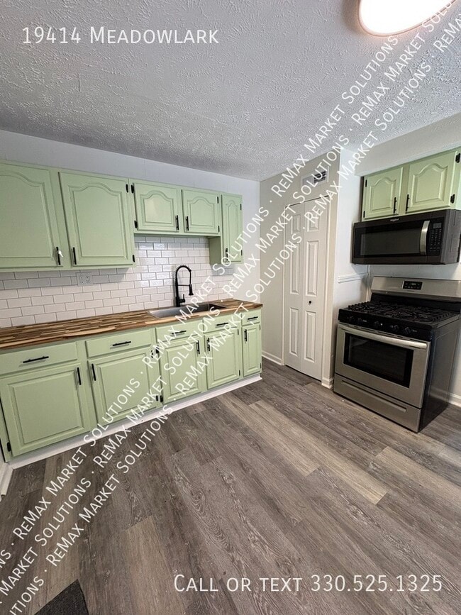 Building Photo - 19414 Meadowlark-