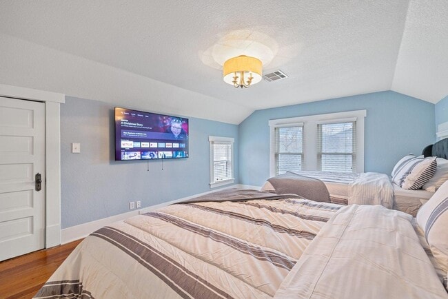 Building Photo - 1211 Lexington St