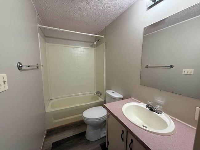 Building Photo - Spacious & Affordable 3BR Home in Belleville - Pet-Friendly, Central AC & Only $900!