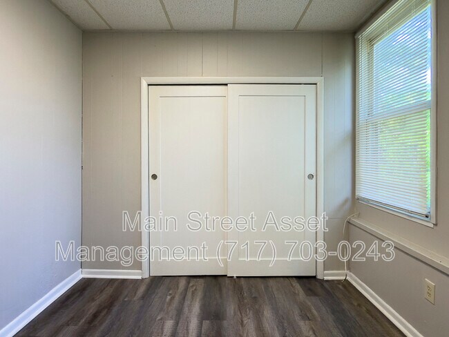 Building Photo - 2108 Walnut St