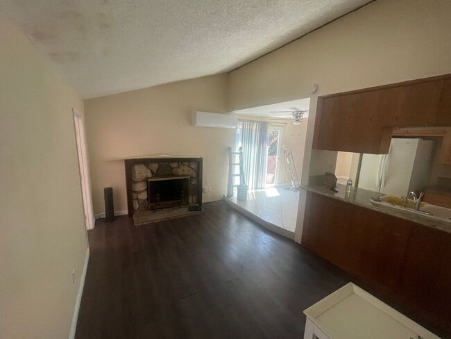 Building Photo - 2 rooms 1 bath house for rent in South San Diego