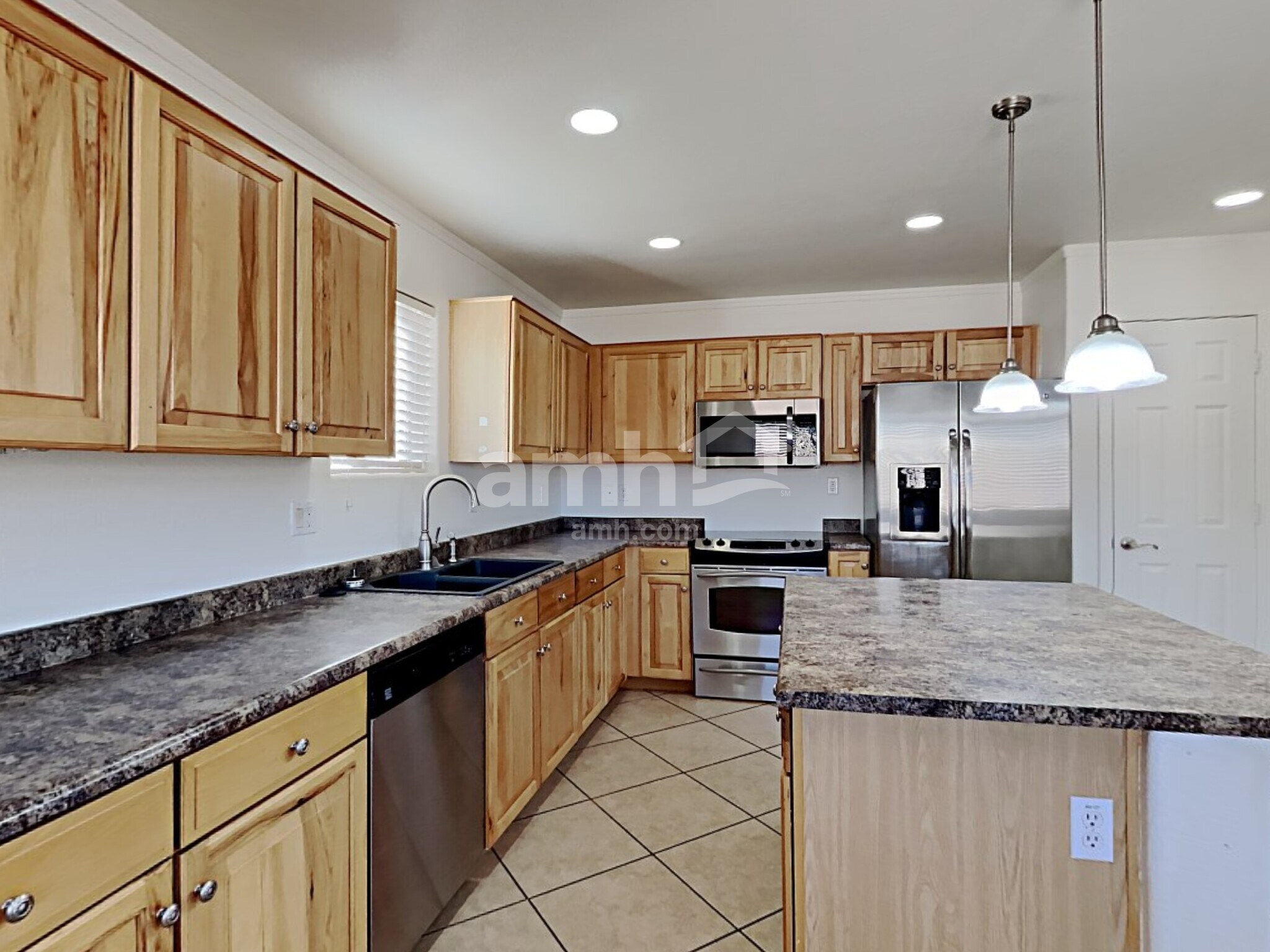 Building Photo - 17522 W Calavar Rd