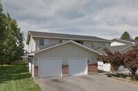 Building Photo - 2135 Alan St