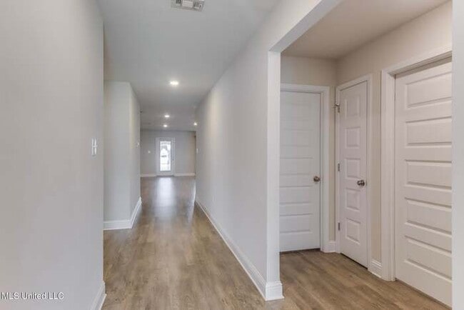 Building Photo - 6487 Eastland Cir